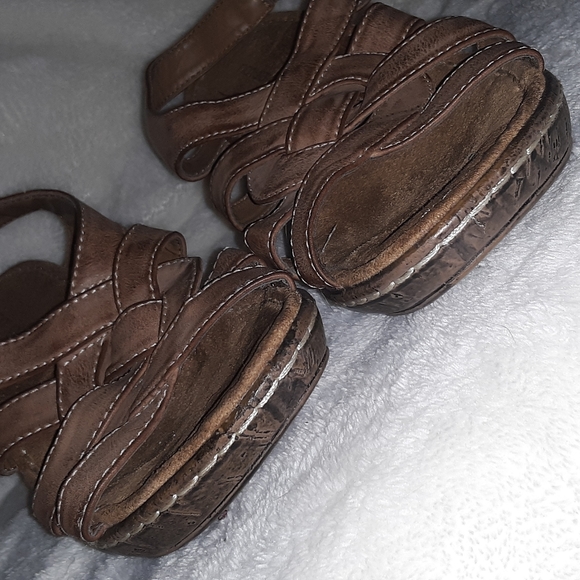 Cute and Comfortable sandals - Picture 3 of 7